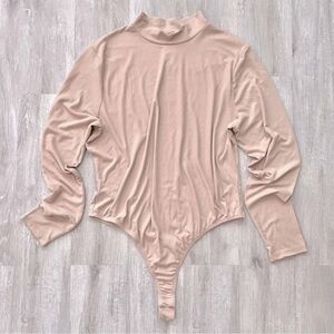Women's 1X Plus Size NWT Beige Long Sleeve Mock Neck Ribbed Bodysuit Top